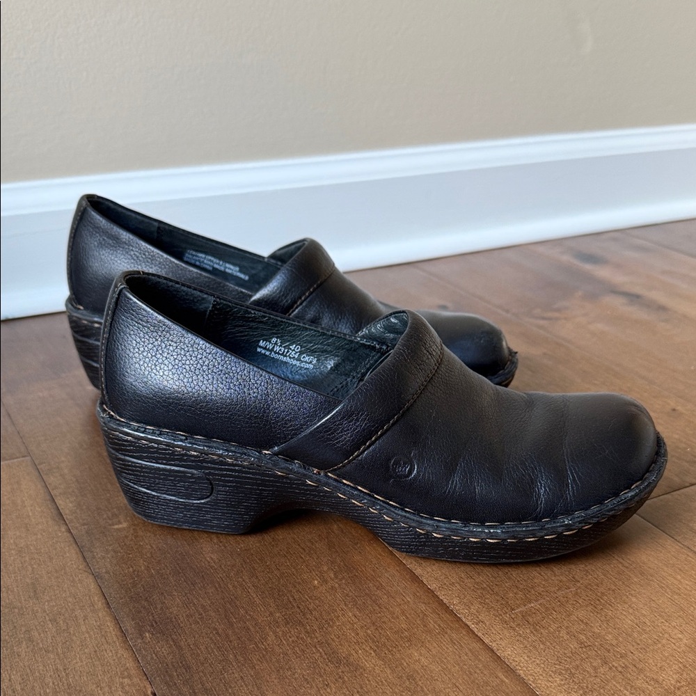 Born Black Leather Comfort Clog Clogs • Size 8.5M • Slip-On Heel